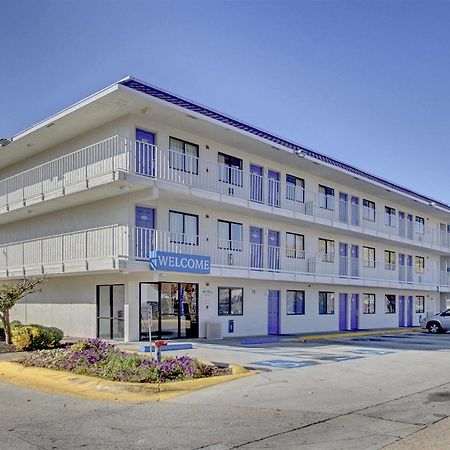 Motel 6-Capitol Heights, Md - Washington ラルゴ エクステリア 写真